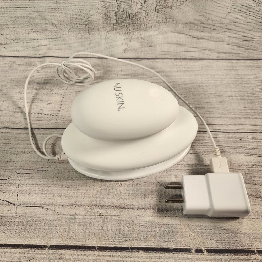 Nu Skin RenuSpa iO Smart Beauty Body Spa Device White BS2RM Wireless Charger